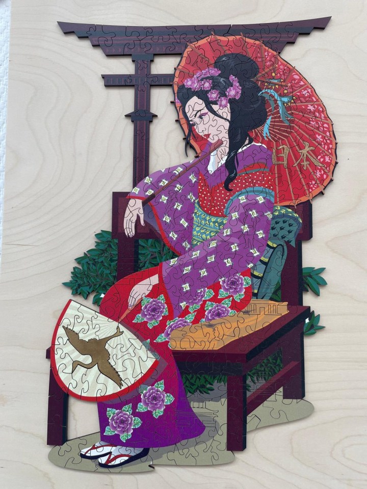 Holzpuzzle Geisha
